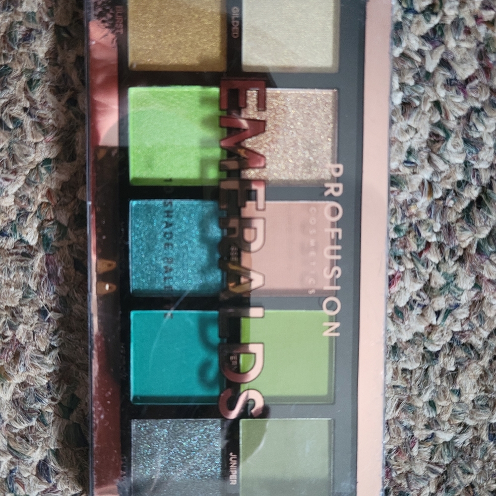 Profusion emeralds eyeshadow pallet
